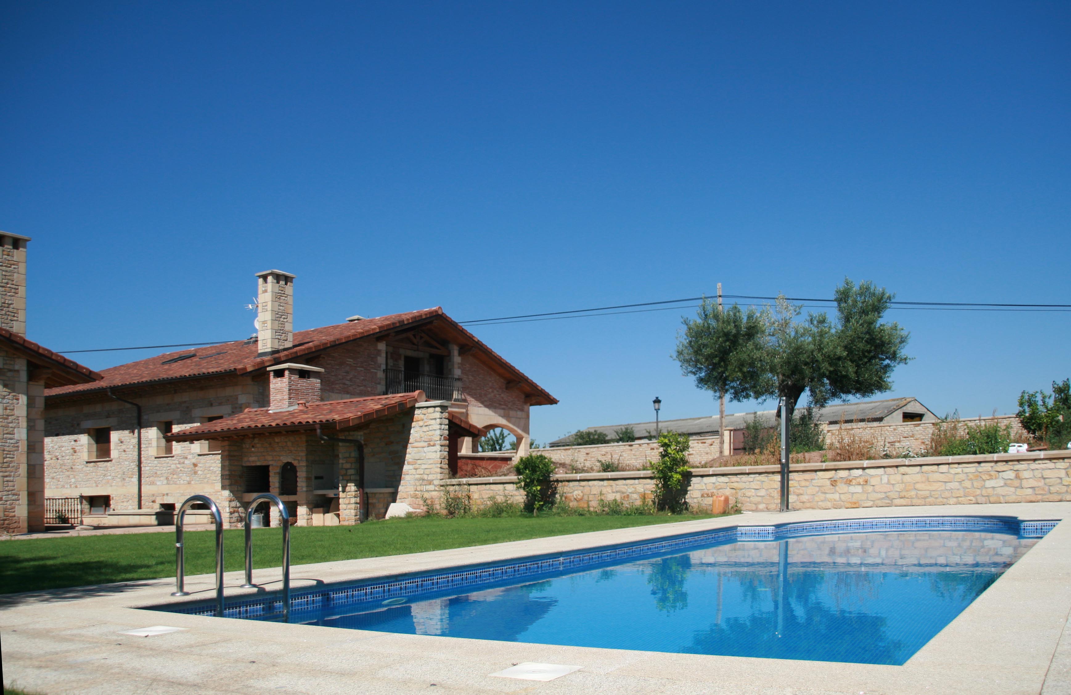 Se muestra la piscina