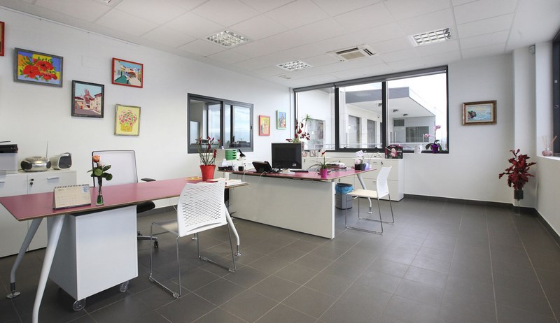 Se muestran las oficinas de los talleres