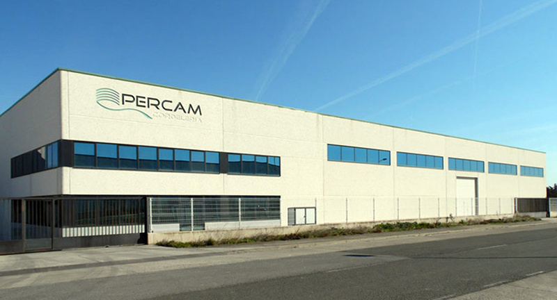Se muestra la fachada principal de la empresa