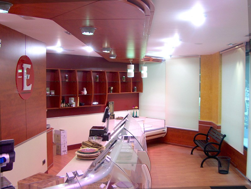 Se muestra el interior dereco de la carniceria